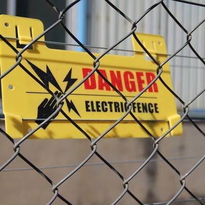 Barreira de proteção de borda leve com armação de alumínio