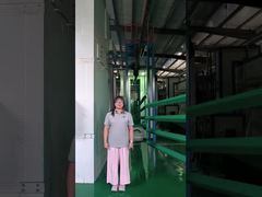 O poste quadrado verde é tratada superfície assim