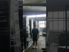 vedação de segurança com palete de ferro cor preta